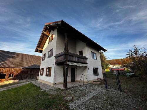 Hausansicht - 6 Zimmer Einfamilienhaus zum Kaufen in Boos