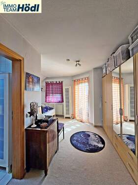 Flur ins Bad und in den Schlafbereich - 