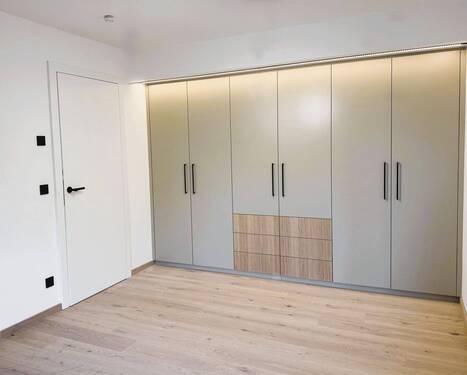 Einbaukleiderschrank - 2 Zimmer Etagenwohnung in München