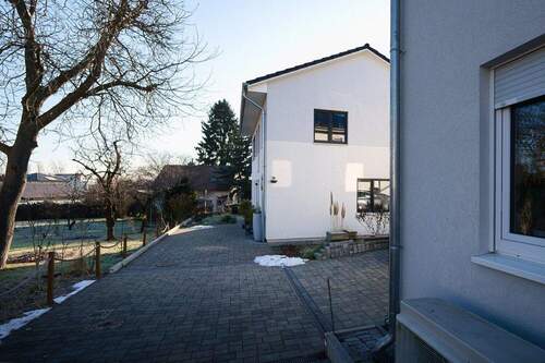 Einfahrt - Einfamilienhaus mit 138,70 m&sup2; in Berlin Kaulsdorf-Nord zum Kaufen