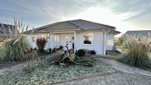 Hausansicht - 4 Zimmer Bungalow in Hohenkirchen