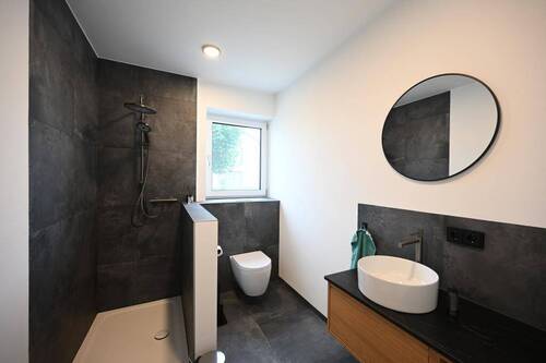Gäste WC mit Dusche - 