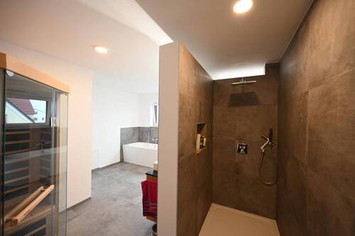 Und Dusche (ohne Sauna) - 