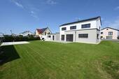 Mit großem Garten - 6 Zimmer Einfamilienhaus in Deining