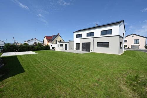 Mit großem Garten - 6 Zimmer Einfamilienhaus in Deining
