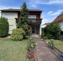 Großzügiges Zweifamilienhaus mit großen Gärten, Terrasse & Garage in ruhiger Lage - Rödermark Ober-Roden