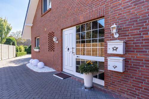 Hauseingang - 4 Zimmer Etagenwohnung zum Kaufen in Gütersloh