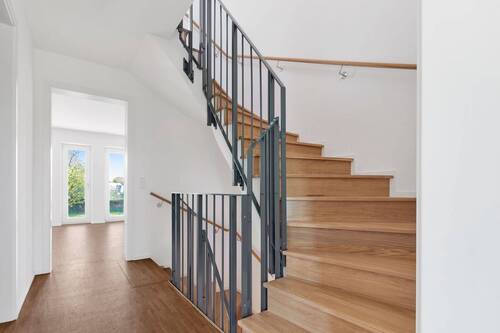 Treppenaufgang 1. OG.jpg - 