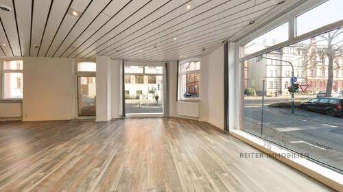 1. Büro mit externen Eingang - 3 Zimmer Etagenwohnung in Fulda