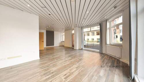 1. Büro mit externen Eingang - 