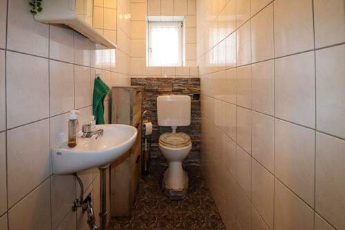 Gäste WC EG - 3 Zimmer Etagenwohnung in Grevenbroich