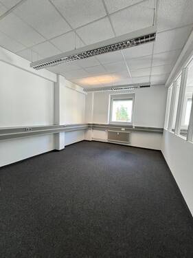Büro 1-06 - 
