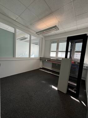 Büro 1-09 bzw. Serverraum - 