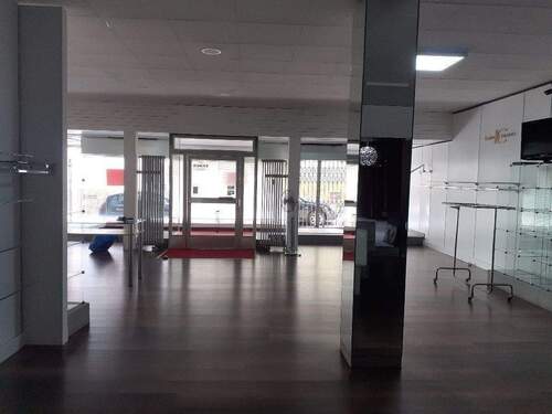 Eingang - Gewerbeobjekt (Büro, Produktion, Verkauf) in Sankt Ingbert