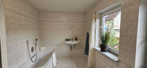 Bad mit Wanne.jpg - 
