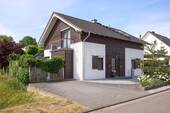 Repräsentative Außenansicht - 5 Zimmer Einfamilienhaus in Schaafheim / Schlierbach