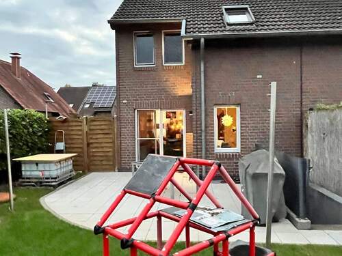 Ansicht Haus vom Garten.JPG - Moderne Doppelhaushälfte in verkehrsberuhigter Wohnlage