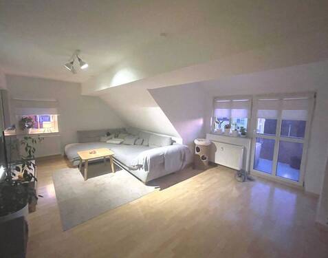 Wohnzimmer - Etagenwohnung mit 85,50 m² in Neukirchen/Erzgebirge zur Miete