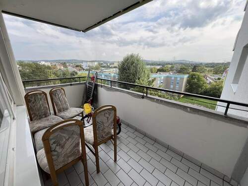 Ausblick Balkon - Etagenwohnung mit 85,00 m&sup2; in Wiesloch zum Kaufen