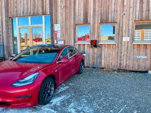 Öffentliche Ladestation am Haus - 