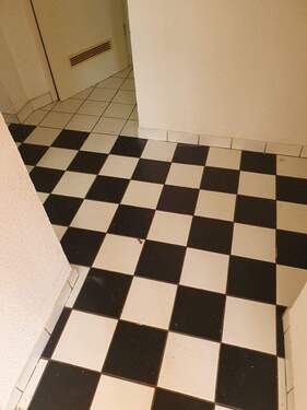 Flur - 3 Zimmer Etagenwohnung zum Kaufen in Pirmasens