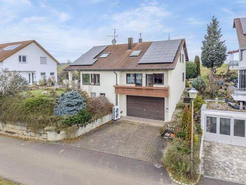 EFH mit geräumiger Doppelgarage - 7 Zimmer Einfamilienhaus zum Kaufen in Markgröningen / Schönbühlhof