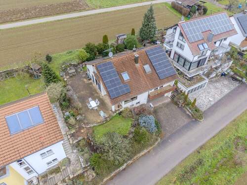 Ruhig am Feldrand gelegen - 7 Zimmer Einfamilienhaus in Markgröningen / Schönbühlhof