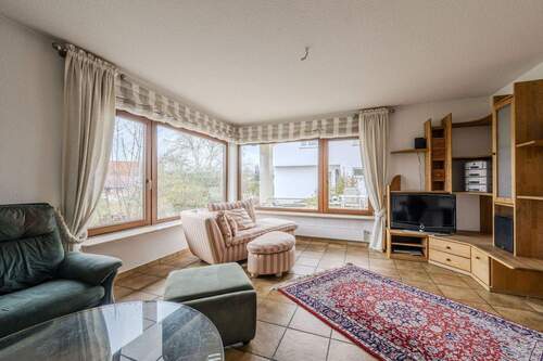 Wohnbereich mit tollem Lichteinfall - 