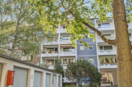 Hofansicht - 2 Zimmer Etagenwohnung zum Kaufen in Berlin