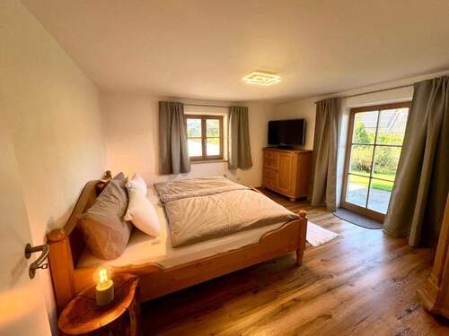 Schlafzimmer (UG) - 