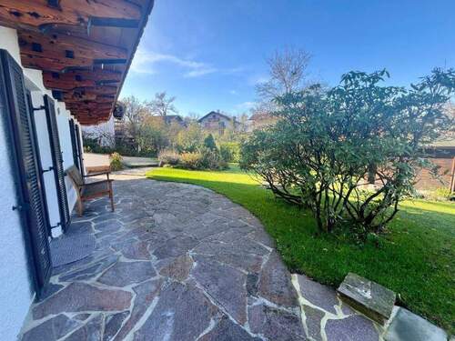Terrasse mit Zugang zum Garten - 