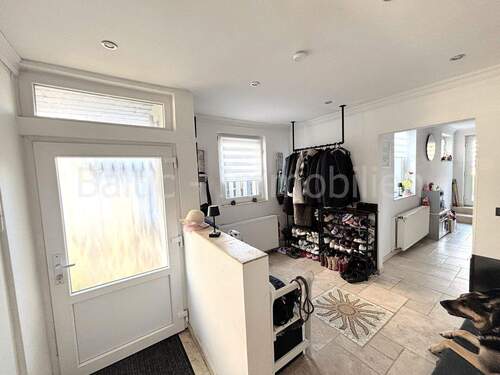 Flur - 4 Zimmer Doppelhaushälfte in Kiel / Ellerbek