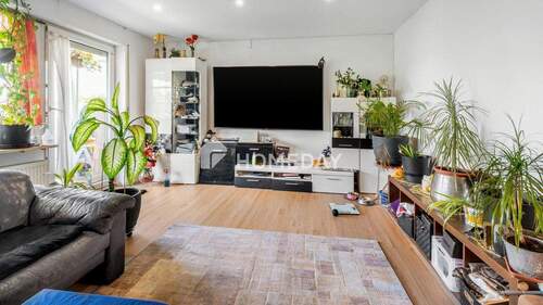 Wohnzimmer 1 - Großzügige 4-Zimmer-Wohnung mit zwei Loggien