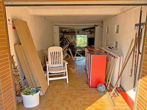 Garage - Mehrfamilienhaus, Wohnhaus mit 190,00 m² in Kaufungen zum Kaufen