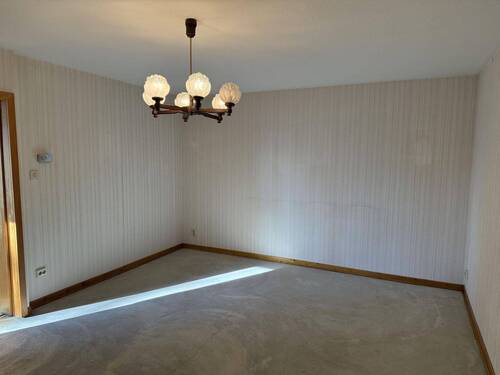 Wohnzimmer OG - 8 Zimmer Einfamilienhaus in Siegen