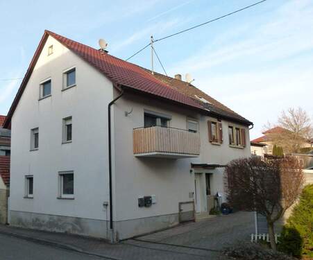 Vorderansicht - Sie suchen das Außergewöhnliche - 2 getrennte Häuser auf 1500 qm Grundstücksfläche mit einigen Überraschungen!