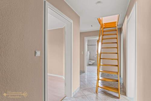 Flur - 4 Zimmer Etagenwohnung zum Kaufen in Butjadingen