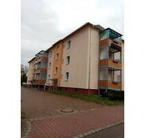 Zentral gelegene 2-Raum-Wohnung mit Balkon sucht Mieter - Oelsnitz/Erzgebirge