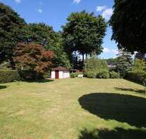 Exklusives Baugrundstück mit großem Baufenster in ruhiger und begehrter Wellingsbüttler Lage - Hamburg / Wellingsbüttel