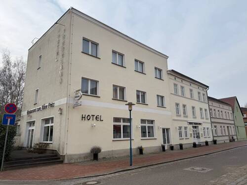 Vorderansicht - Hotel, Pension, Gasthof zum Kaufen in Friedland