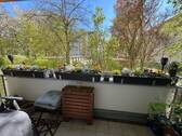 Blick vom Balkon - 3 Zimmer Etagenwohnung zum Kaufen in Erlangen
