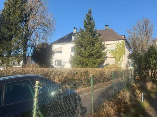 1.JPG - Doppelhaushälfte mit Garage und Garten in begehrter Stadtparknähe zu verkaufen…Besonderer Wertfaktor: Grundstück mit hohem Bodenrichtwert