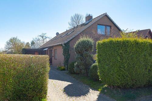 Außenansicht - 8 Zimmer Einfamilienhaus in Wischhafen / Hamelwörden