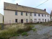 Linke Hofseite /altes Wohnhaus & Verwaltungsgebäude) - 