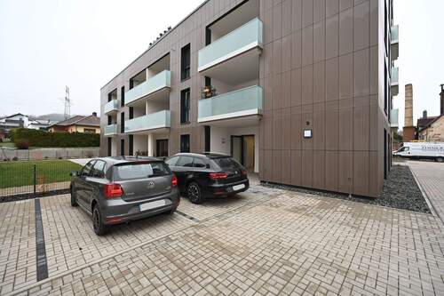 2 Stellplätze vor dem Eingang - 
