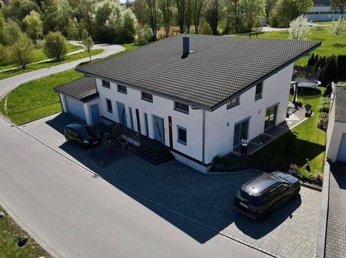 Vogelperspektive Eingang - 6 Zimmer Mehrfamilienhaus, Wohnhaus zum Kaufen in Riedlingen