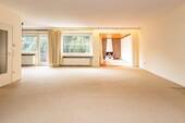 großes Zimmer Wohnbereich - 