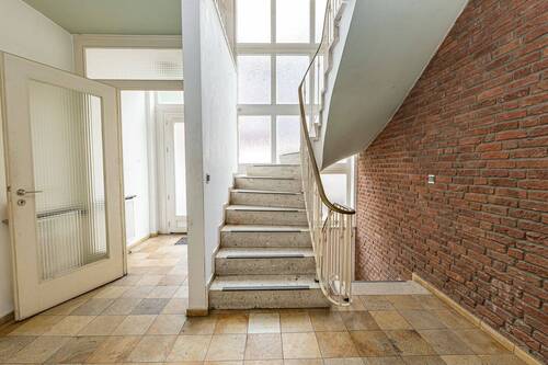 Eingangsbereich Wohnbereich - 9 Zimmer Mehrfamilienhaus, Wohnhaus zum Kaufen in Bremervörde