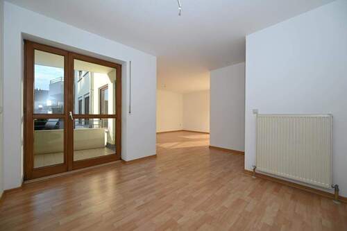 Verschiedene Balkonzugänge - Etagenwohnung mit 82,30 m&sup2; in Neumarkt zur Miete