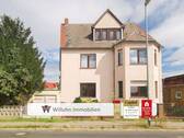 Hausansicht straßenseitig - Arbeiten und Wohnen, kleines MFH oder Mehrgenerationenhaus - teilsaniert, individuell gestaltbar
